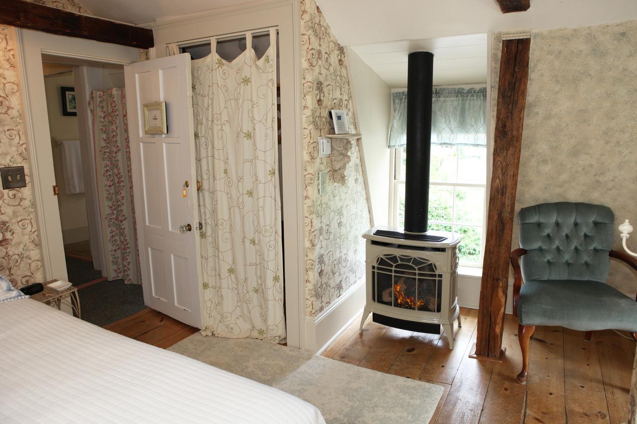 James Pharmacy Bed And Breakfast Old Saybrook Exteriör bild
