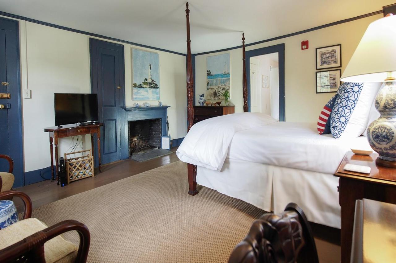 James Pharmacy Bed And Breakfast Old Saybrook Exteriör bild