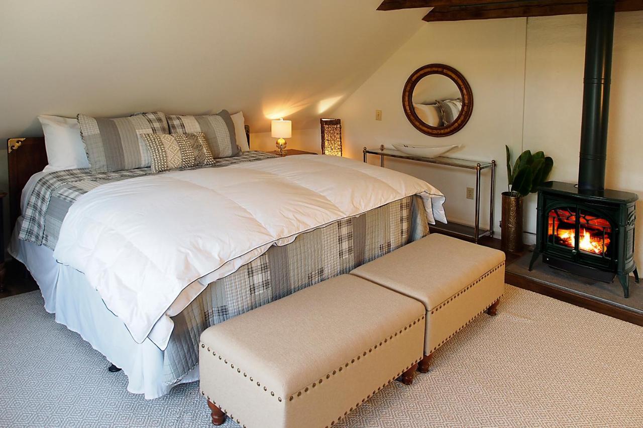 James Pharmacy Bed And Breakfast Old Saybrook Exteriör bild