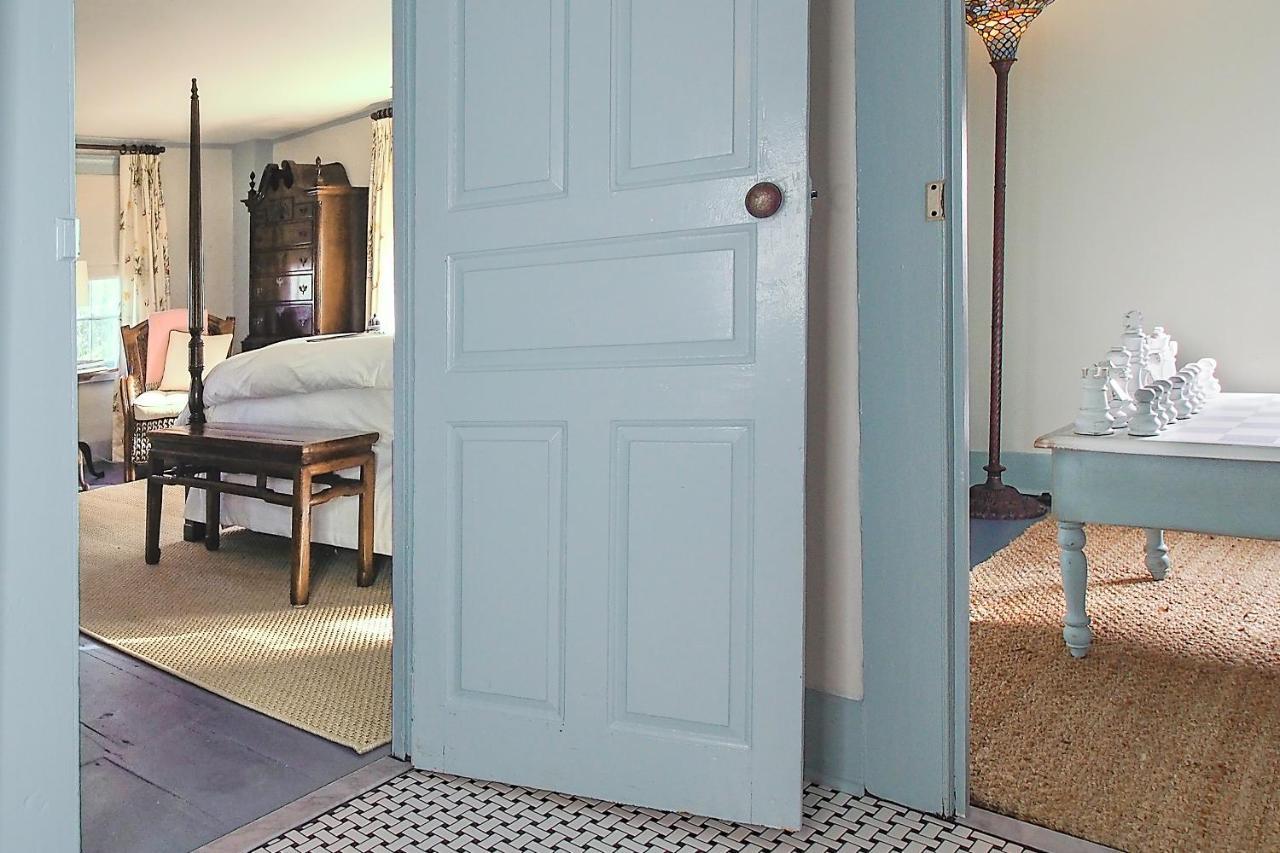 James Pharmacy Bed And Breakfast Old Saybrook Exteriör bild